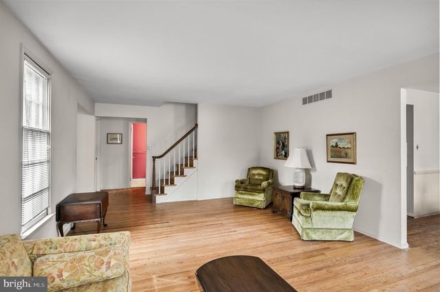 20 DONCASTER RD, Cherry Hill, NJ 08003