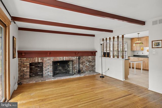 20 DONCASTER RD, Cherry Hill, NJ 08003