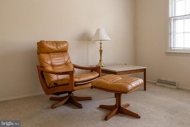 20 DONCASTER RD, Cherry Hill, NJ 08003