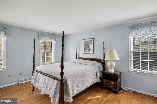 20 DONCASTER RD, Cherry Hill, NJ 08003