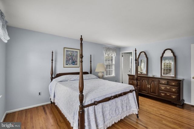 20 DONCASTER RD, Cherry Hill, NJ 08003