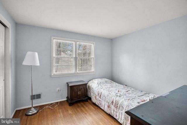 20 DONCASTER RD, Cherry Hill, NJ 08003