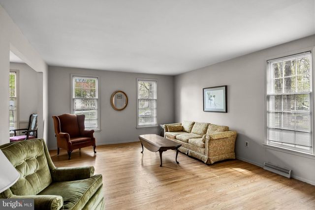 20 DONCASTER RD, Cherry Hill, NJ 08003