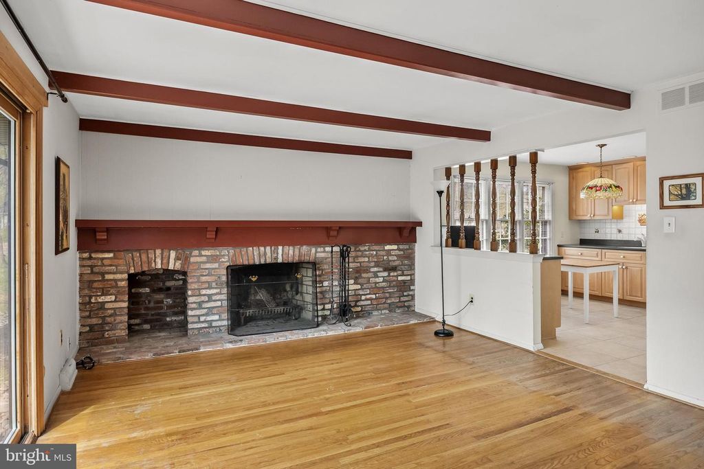 Image 22 of property listing at 20 DONCASTER RD, Cherry Hill, NJ 08003