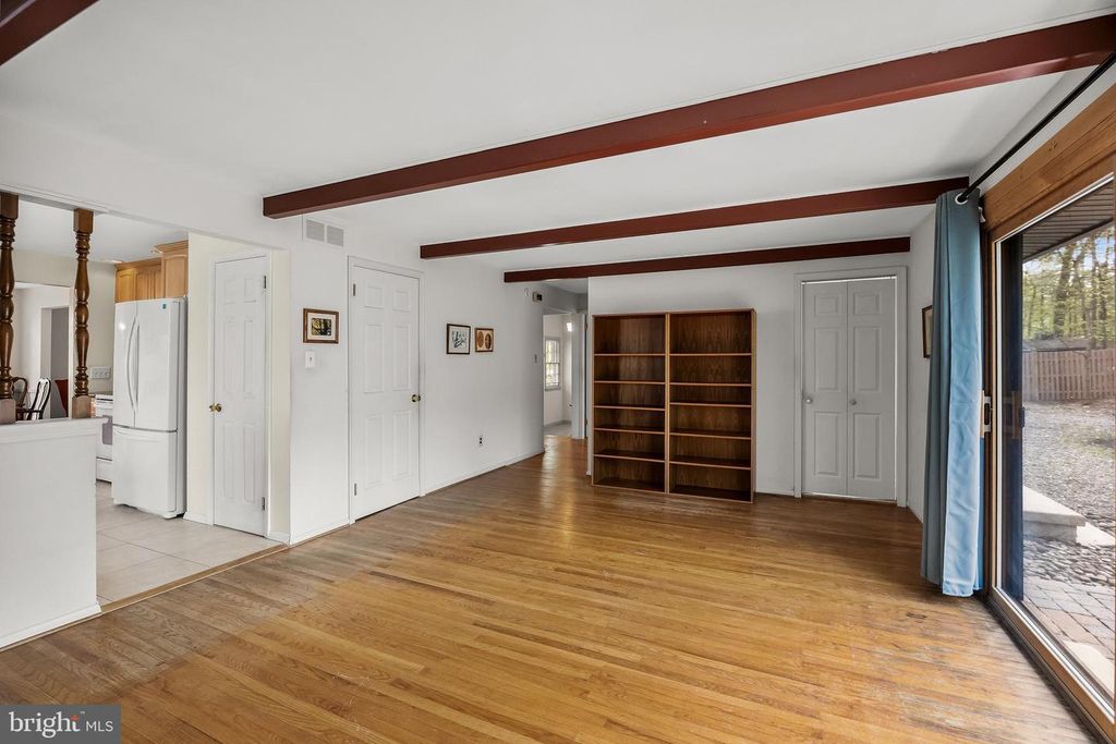 Image 23 of property listing at 20 DONCASTER RD, Cherry Hill, NJ 08003