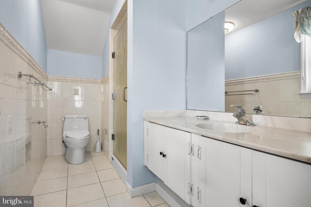 Image 32 of property listing at 20 DONCASTER RD, Cherry Hill, NJ 08003