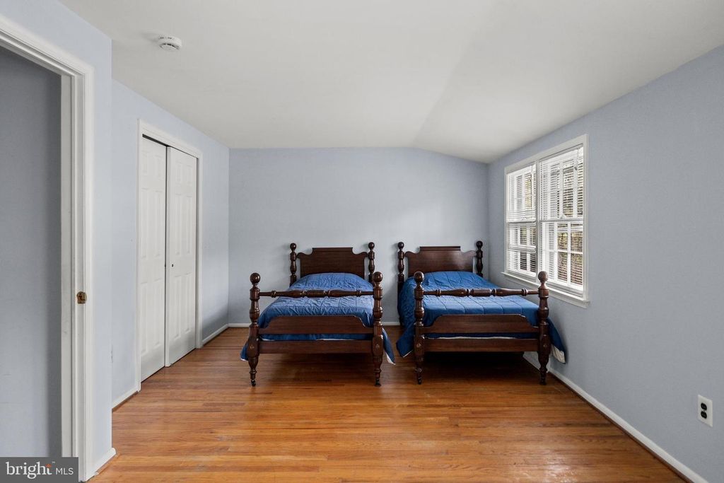 Image 33 of property listing at 20 DONCASTER RD, Cherry Hill, NJ 08003