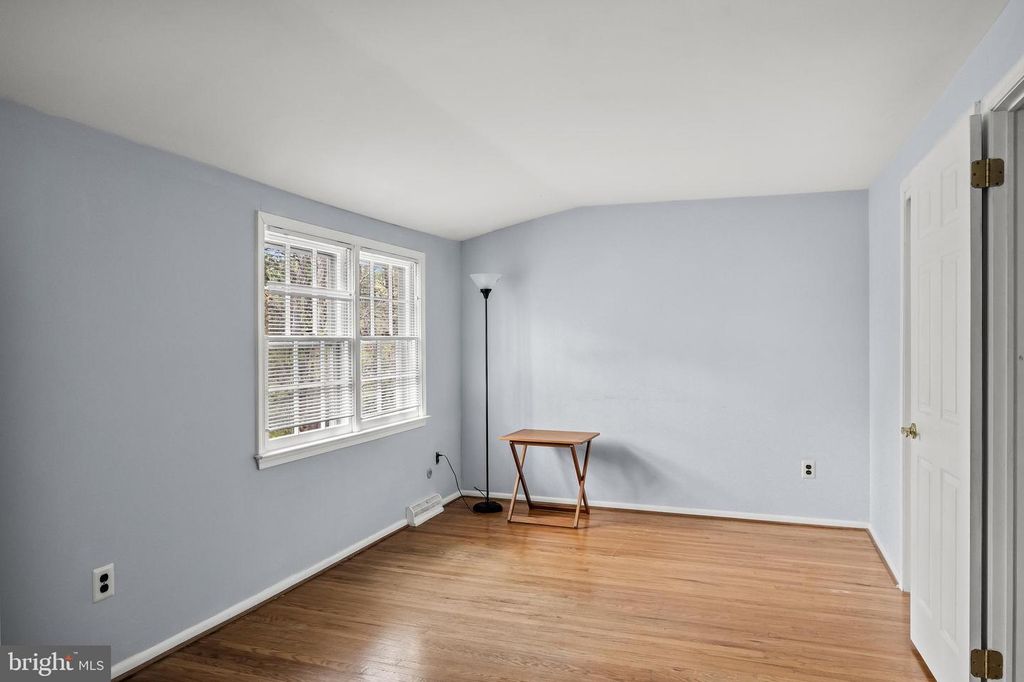 Image 34 of property listing at 20 DONCASTER RD, Cherry Hill, NJ 08003