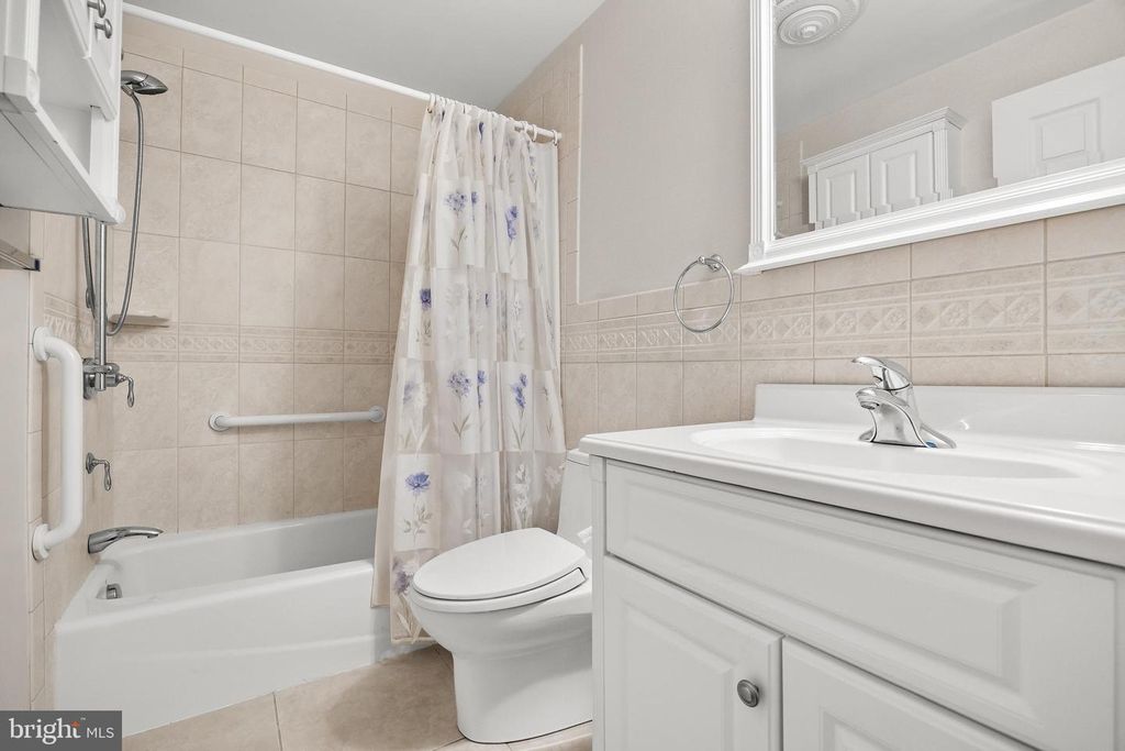 Image 39 of property listing at 20 DONCASTER RD, Cherry Hill, NJ 08003