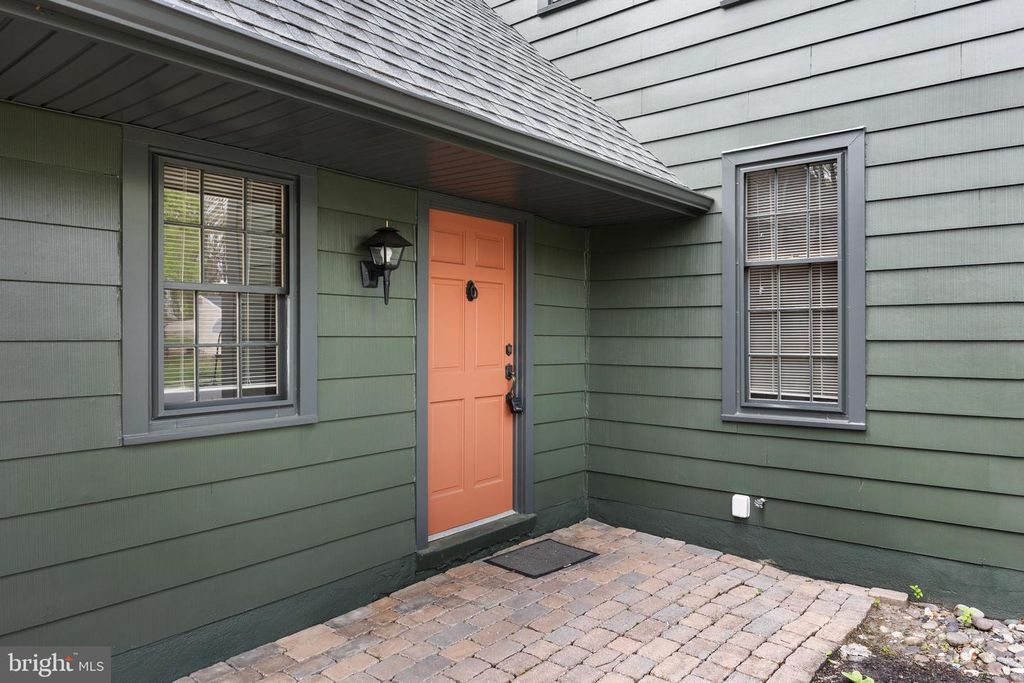 Image 4 of property listing at 20 DONCASTER RD, Cherry Hill, NJ 08003