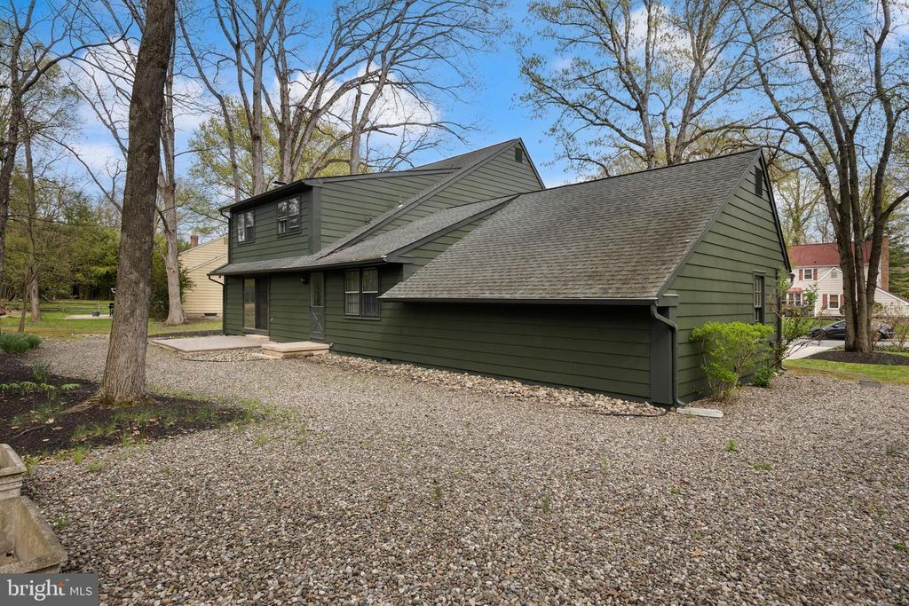 Image 41 of property listing at 20 DONCASTER RD, Cherry Hill, NJ 08003