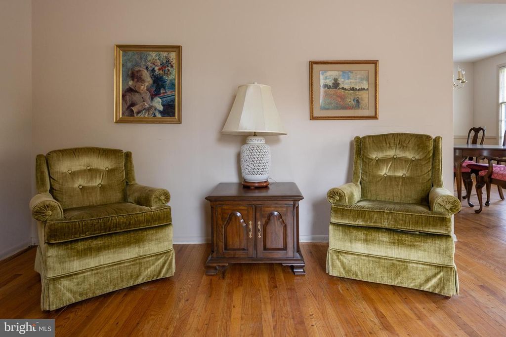 Image 8 of property listing at 20 DONCASTER RD, Cherry Hill, NJ 08003