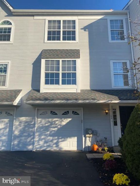 1125 CATHEDRAL, Norristown, PA 19403