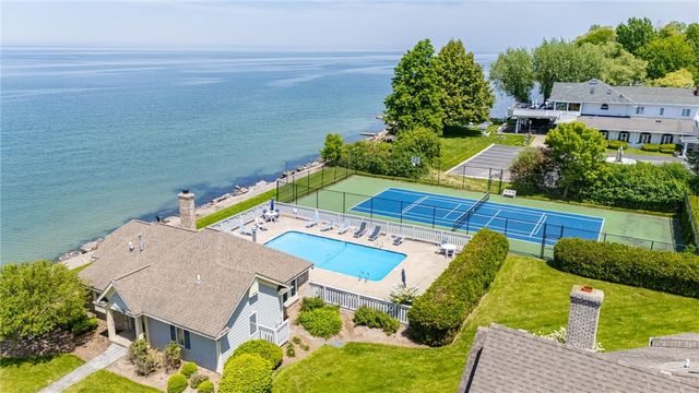 107 Cuddy Court, Webster, NY 14580