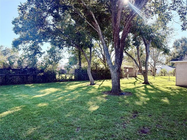 1457 Camellia Drive, Sweeny, TX 77480