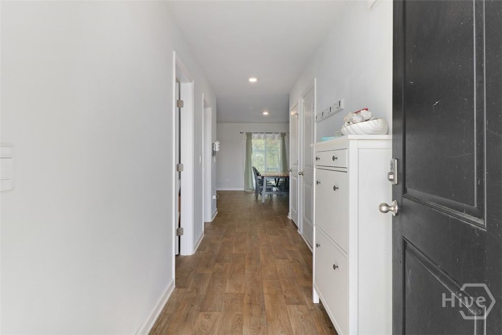 Image 5 of property listing at 118 Aruba Road, Guyton, GA 31312