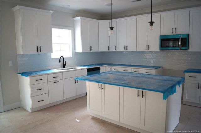 802 PONDEROSA Trail, Cameron, NC 28326