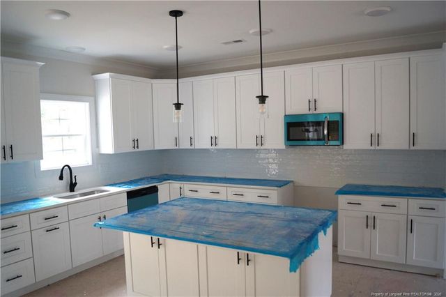802 PONDEROSA Trail, Cameron, NC 28326