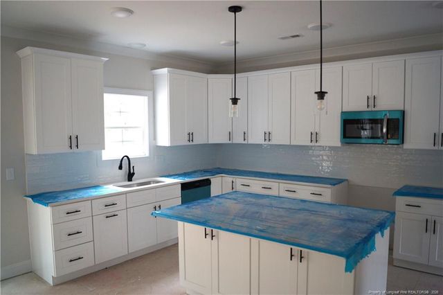 802 PONDEROSA Trail, Cameron, NC 28326