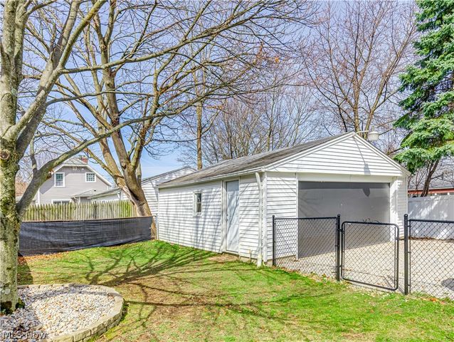 2682 9th Street, Cuyahoga Falls, OH 44221