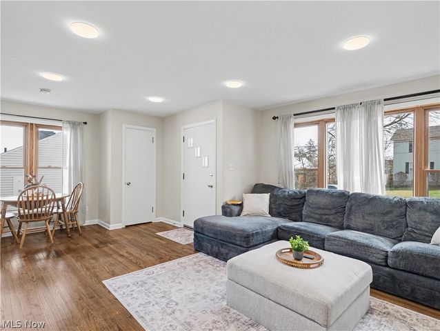 2682 9th Street, Cuyahoga Falls, OH 44221