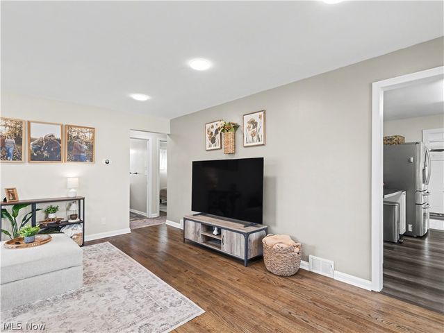 2682 9th Street, Cuyahoga Falls, OH 44221