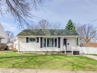 2682 9th Street, Cuyahoga Falls, OH 44221