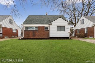 20675 Van Antwerp Street, Harper Woods, MI 48225