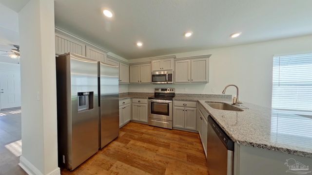 7081 Sonny Dr, Pensacola, FL 32504