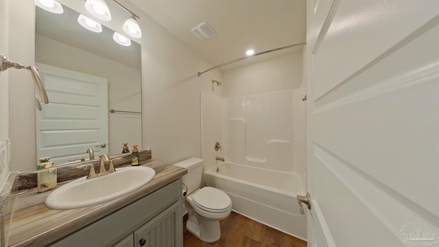 7081 Sonny Dr, Pensacola, FL 32504