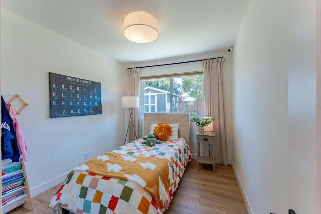 Image 10 of property listing at 818 Sylvandale Avenue, San Jose, CA 95111