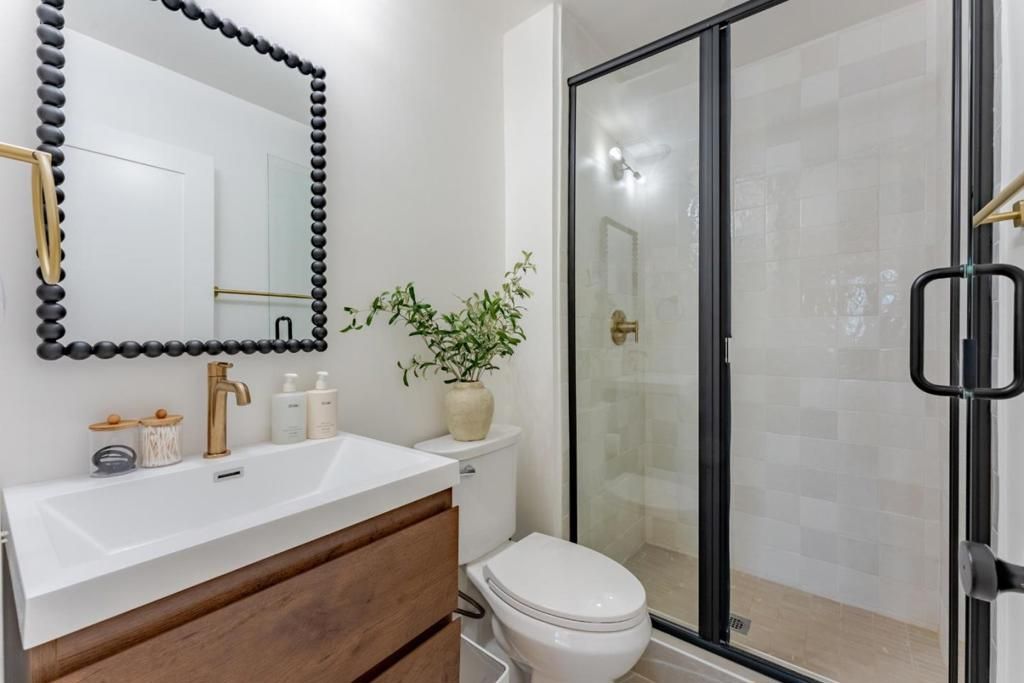 Image 12 of property listing at 818 Sylvandale Avenue, San Jose, CA 95111