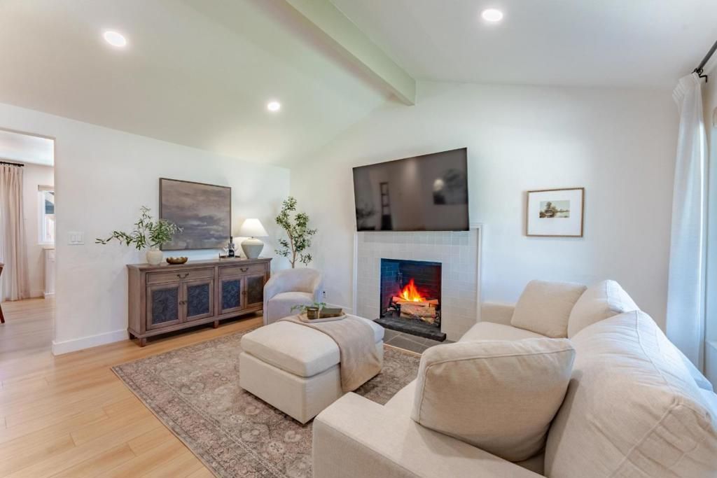 Image 3 of property listing at 818 Sylvandale Avenue, San Jose, CA 95111