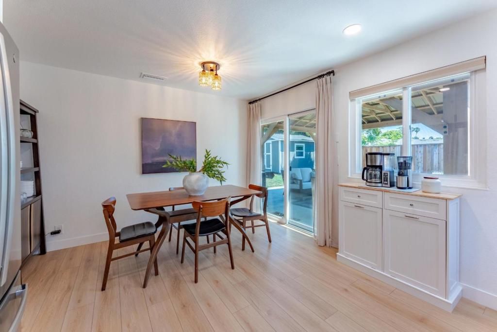Image 5 of property listing at 818 Sylvandale Avenue, San Jose, CA 95111
