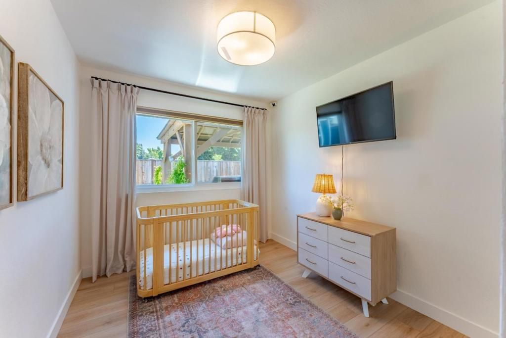 Image 8 of property listing at 818 Sylvandale Avenue, San Jose, CA 95111