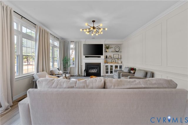 12145 Manor Park Dr, Glen Allen, VA 23059