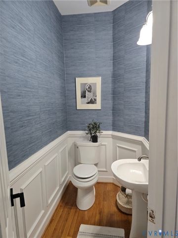 12145 Manor Park Dr, Glen Allen, VA 23059