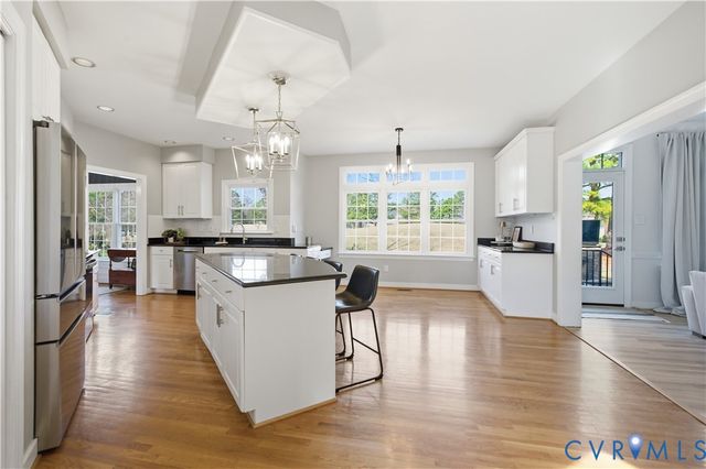 12145 Manor Park Dr, Glen Allen, VA 23059