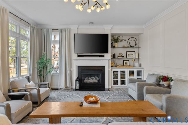 12145 Manor Park Dr, Glen Allen, VA 23059