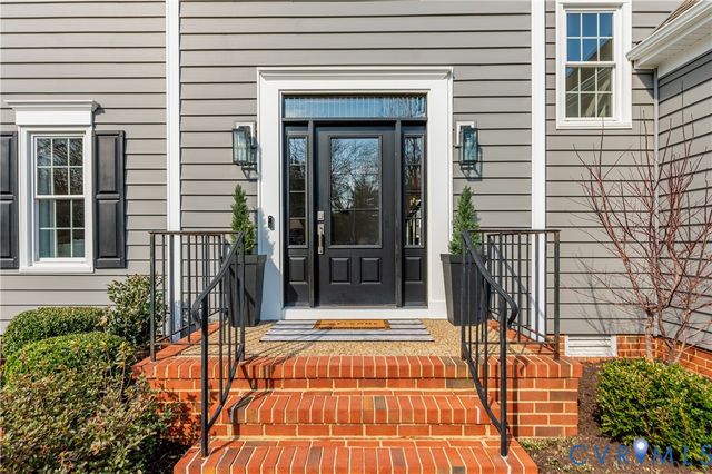 12145 Manor Park Dr, Glen Allen, VA 23059