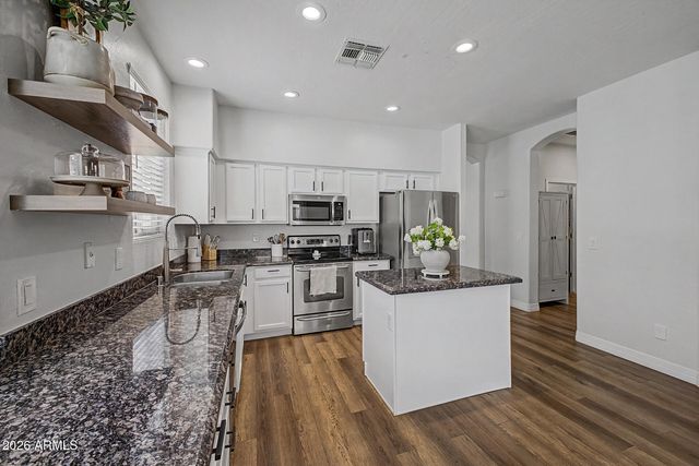 6792 W TETHER Trail, Peoria, AZ 85383