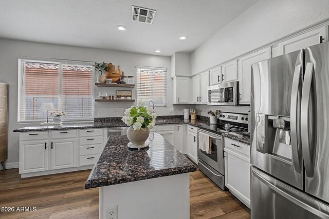 6792 W TETHER Trail, Peoria, AZ 85383