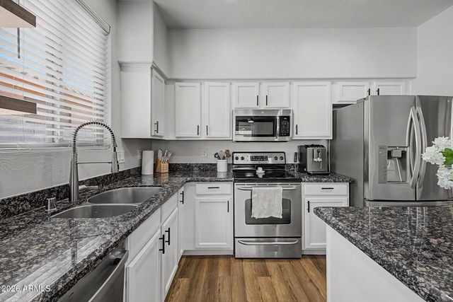 6792 W TETHER Trail, Peoria, AZ 85383