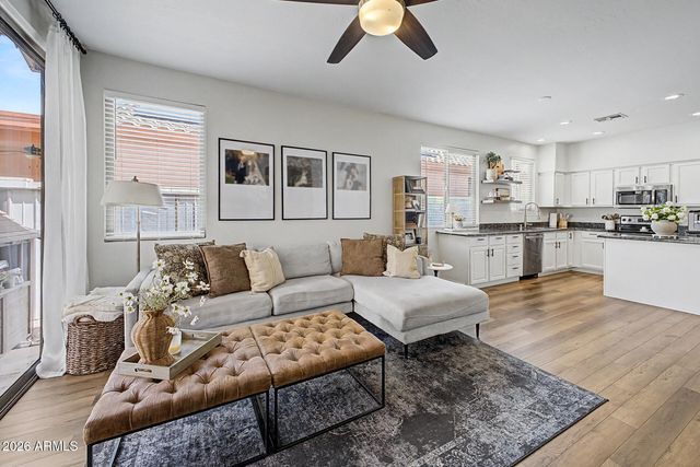 6792 W TETHER Trail, Peoria, AZ 85383