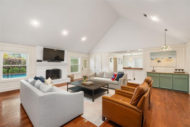 3030 Manila Lane, Houston, TX 77043