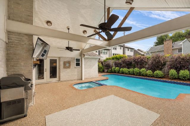 3030 Manila Lane, Houston, TX 77043