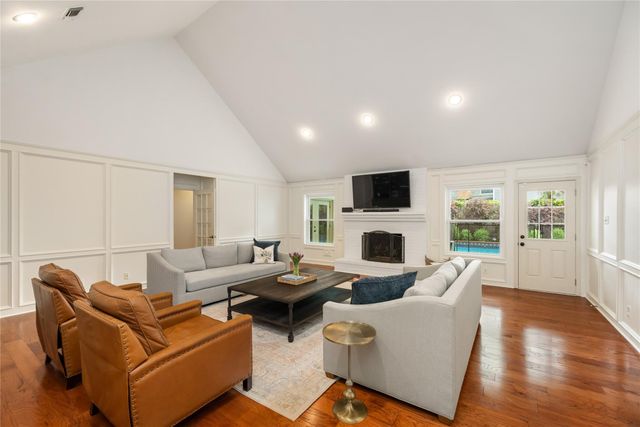 3030 Manila Lane, Houston, TX 77043
