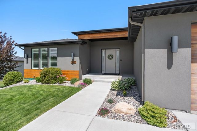 609 S Hidden Valley Road, Rexburg, ID 83440