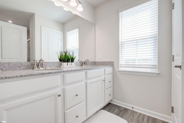 1 Mcguires Place, Simpsonville, SC 29680