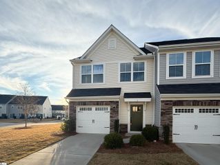 1 Mcguires Place, Simpsonville, SC 29680